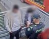 En Bogotá, la Policía Metropolitana capturó a cuatro personas señaladas de hurtar prendas de vestir en varios establecimientos comerciales de la localidad de Puente Aranda.