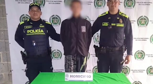 Un joven que atacó mortalmente a su abuela en la localidad de Engativá quedó inicialmente en libertad debido a un error de procedimiento, pero fue recapturado por las autoridades y será procesado por homicidio agravado.