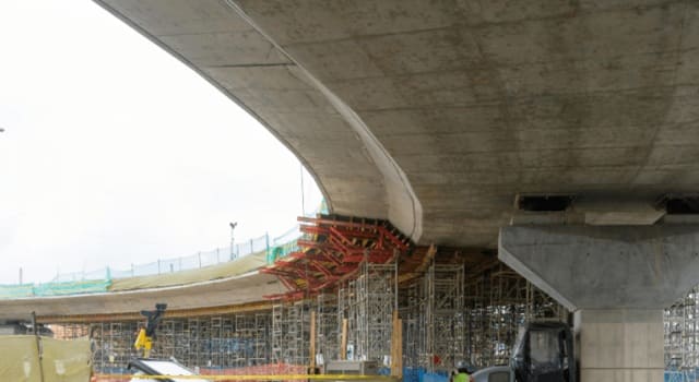 El alcalde Carlos Fernando Galán supervisó los progresos en esta obra, que ya alcanza el 61 % de ejecución y será alimentadora de la Línea 1 del Metro de Bogotá. Cerca de 350 personas trabajan en el proyecto.