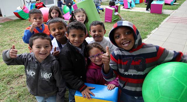 La Ley 2089 de 2021 prohíbe el castigo físico y los tratos crueles, humillantes o degradantes hacia niños, niñas y adolescentes. El Distrito ha implementado estrategias para fomentar su cumplimiento y transformación social.