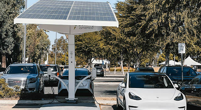 Estaciones de carga para vehículos eléctricos alimentadas con energía solar en Cundinamarca