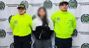 Una mujer fue capturada tras ser acusada de abusar sexualmente a un niño de cuatro años. El hecho, ocurrido en la localidad de Kennedy, ha conmocionado a la comunidad y generado una investigación.