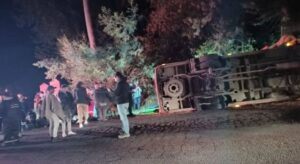 Un accidente de tránsito se registró la noche del viernes 31 de enero, cuando un bus intermunicipal se volcó en Guasca. Tanto el conductor como los ocupantes fueron trasladados a un centro asistencial.