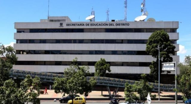 La Procuraduría General informó que hay varios docentes sancionados por falsificación de diplomas en Bogotá. La Secretaría de Educación adelanta investigaciones y refuerza los controles para evitar estos casos.