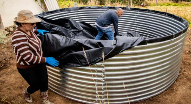 Con el objetivo de fortalecer la producción agropecuaria en la ciudad, el distrito realizó la entrega de tanques de almacenamiento de agua a productores rurales de Usme, Ciudad Bolívar y Suba