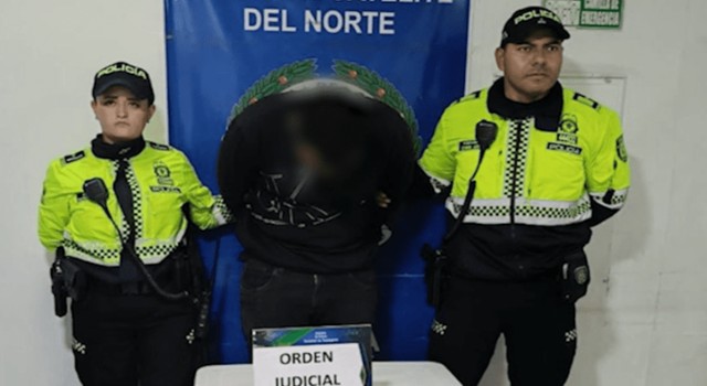 Las autoridades detuvieron a un hombre con orden de captura vigente, señalado de participar en millonarios fleteos en Boyacá. La captura se realizó durante un operativo de control en la Estación de Policía Terminal.