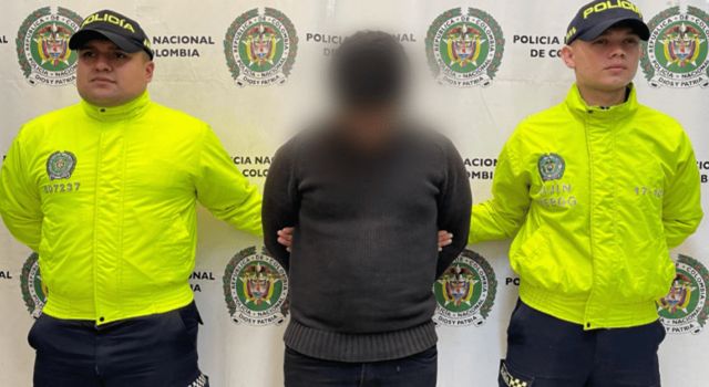 Las autoridades capturaron a un hombre de 27 años acusado de agredir a su pareja en barrio Andalucía, en la localidad de Kennedy. La víctima sufrió heridas graves y requirió una cirugía reconstructiva.