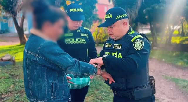 Capturan a mujer por distribución de estupefacientes en parque de Soacha