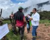 La CAR detectó el uso de maquinaria pesada y tala de árboles nativos en la vereda El Bosque, afectando suelo, agua y flora en un área protegida del Páramo de Guerrero. Ante esto, se impusieron dos medidas preventivas.