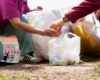 Dejar la basura en la calle sin respetar los horarios de recolección, arrojar escombros o muebles en el espacio público puede salir caro: las multas en Bogotá por estas conductas llegan al medio salario mínimo.