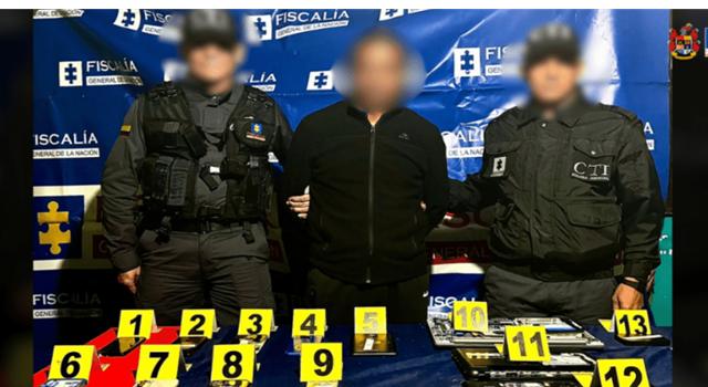 Un profesor fue detenido tras ser señalado de cometer un abuso a un estudiante dentro de las instalaciones del colegio en Bogotá. Las pruebas encontradas en su computador podrían revelar más víctimas.