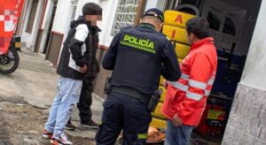 Un taller fue sellado en medio de operativos que buscan frenar una peligrosa modalidad de hurto que afecta a conductores en las vías de Bogotá. Las denuncias ciudadanas encendieron las alarmas.