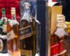 Un operativo en Cundinamarca reveló una red que distribuía licor adulterado, poniendo en riesgo a miles de consumidores. Antes de comprar, es vital estar alerta y verificar cada detalle para no caer en esta trampa.
