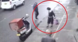 Un nuevo episodio de violencia en Bogotá tiene en alerta a la ciudadanía cuando un expolicía fue herido con un bisturí tras negarse a dar limosna a un hombre que, minutos después, lo atacó en plena vía pública.