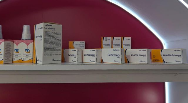 Irregularidades en medicamentos de una feria exclusiva de Bogotá desata operativo sorpresa