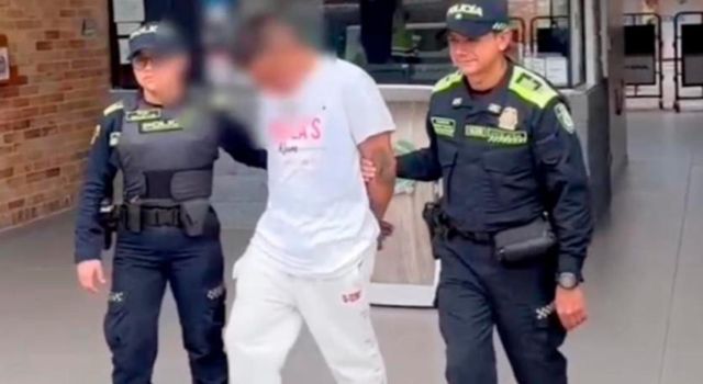 En cuestión de minutos, lo que parecía un robo perfecto terminó en una captura en flagrancia. El ladrón de apartamentos fue descubierto cuando intentaba salir con los objetos hurtados en Bogotá.