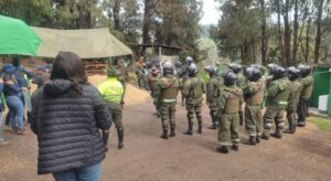 Una mina ilegal en Cundinamarca fue intervenida tras evidenciarse graves daños ambientales: tala sin permiso, contaminación de una fuente hídrica y explotación de carbón sin licencia.