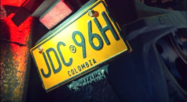 Tragedia en la Caracas: motociclista murió tras caer frente a un articulado