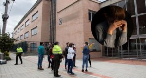 Un presunto caso de abuso en un colegio encendió las alarmas en una institución educativa de la localidad de Bosa. La denuncia, hecha por la madre de la menor, activó los protocolos y mantiene en vilo a las autoridades.