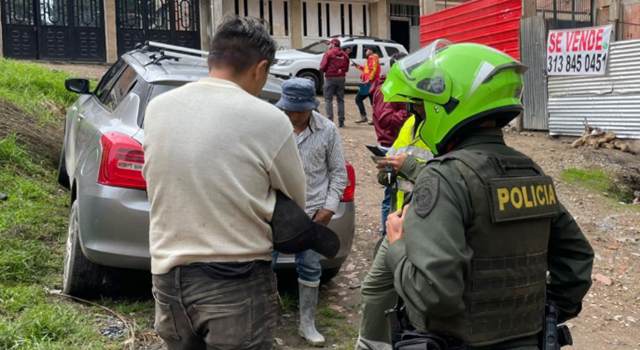 Una construcción ilegal en una reserva forestal del norte de Bogotá terminó con dos personas capturadas. Lo que parecía una simple obra escondía un desafío directo a las autoridades y al medioambiente.