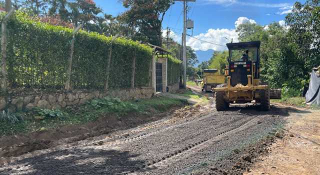 El residuo de una megaobra que ahora mejora las vías rurales en Cundinamarca