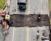 Tras el fuerte sismo del domingo, fue habilitado el paso a un carril en una importante vía de Cundinamarca. La medida aplica bajo estrictas condiciones mientras se inspeccionan daños en puentes y tramos críticos.