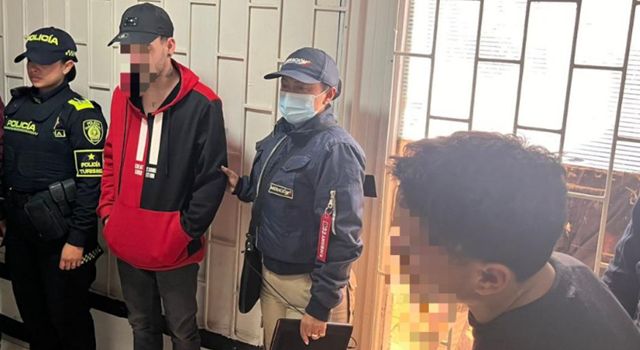 Durante una intervención en pagadiarios de Bogotá, las autoridades encontraron a un ciudadano con orden de expulsión vigente y capturaron a otro requerido por hurto.