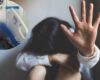 Un brutal intento de feminicidio conmocionó a Bogotá, luego de que un hombre atacara a su pareja con una botella rota en plena vía pública.