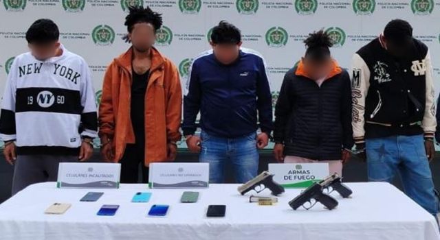 Retenían a sus víctimas en zonas boscosas para desocuparles las cuentas bancarias. Así operaba una banda en Bogotá que fue desmantelada tras un año de seguimiento por parte de las autoridades.