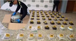 Un paquete sospechoso levantó las alarmas en el aeropuerto El Dorado. Su contenido desató una investigación que ahora apunta a una ruta de tráfico hacia Cundinamarca.