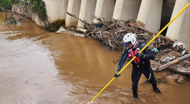 Una niña cayó a una quebrada en Bogotá y aún no aparece: ya van más de 72 horas de búsqueda