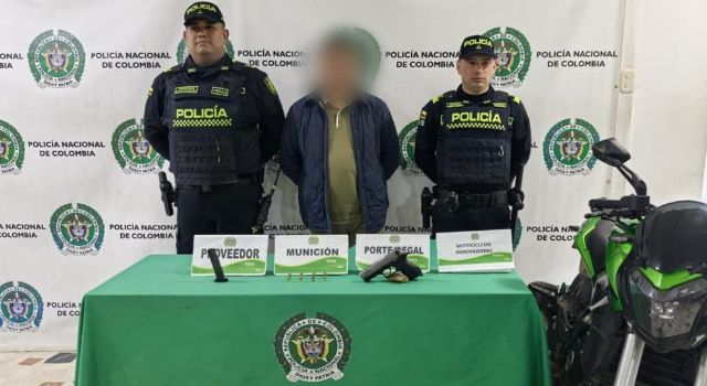 Le disparó a un bus y en la persecución fue detenido: ocurrió en Bogotá