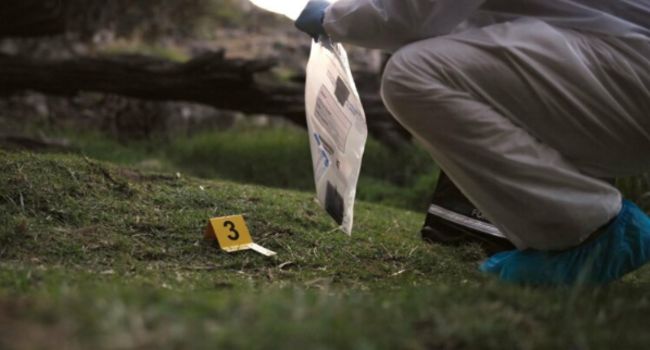 Cuerpo envuelto en lonas fue hallado en zona verde de Bogotá: investigan posible homicidio