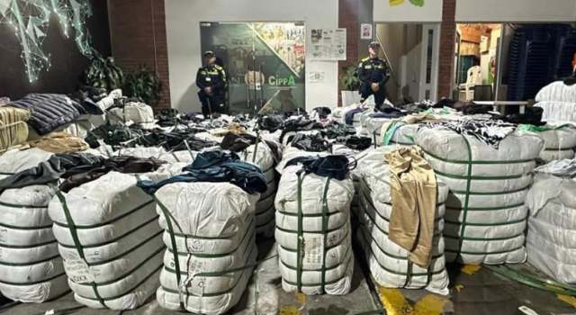 Una red de contrabando quedó al descubierto en Bogotá tras el hallazgo de un cargamento ilegal. Las autoridades no descartan que detrás del operativo haya una estructura criminal de mayor alcance.