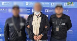 Un nuevo caso de abuso a una menor sacude a un colegio de Bogotá. La denuncia apunta a un profesor que habría aprovechado una actividad escolar para cometer el delito.