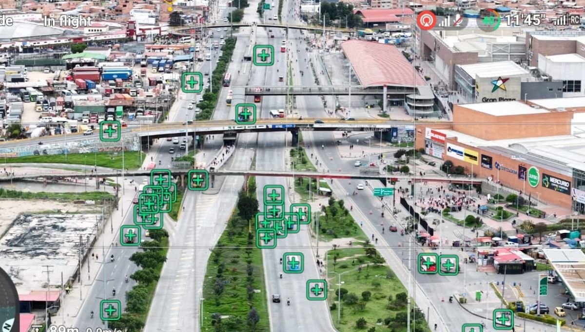Gobernación de Cundinamarca trabaja por mejorar la movilidad en vías que conectan con Bogotá: así avanza el plan