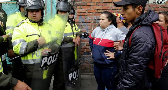 Disturbios en La Mesa obligan a decretar ley seca y toque de queda