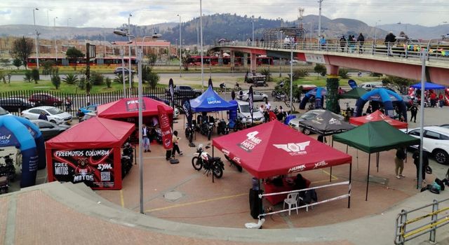 Feria sobre ruedas y de servicios en salud mental en Vívelo Mercurio de Soacha