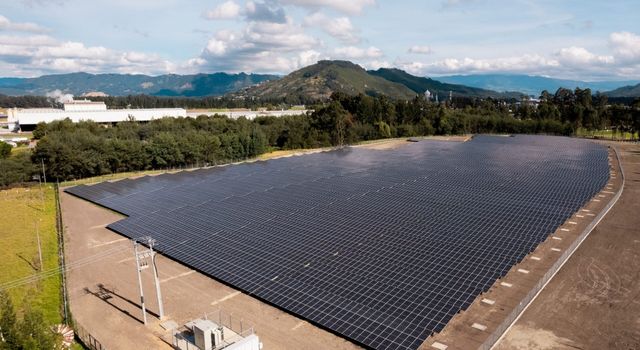 El parque solar que cumple un año generando energía en Cundinamarca