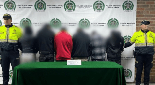 Cinco menores se robaron un carro en Bogotá, pero no les fue nada bien