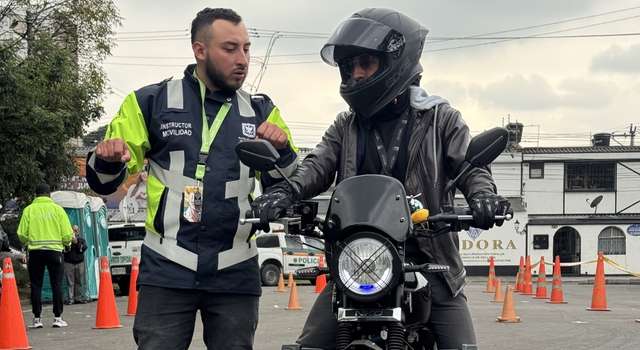 Bogotá lanza cursos gratuitos para reducir accidentes de motociclistas