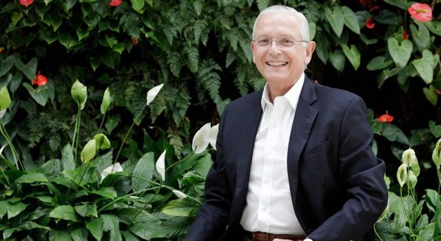 Renuncia Augusto Solano a la presidencia de Asocolflores