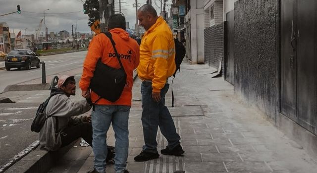 Plan en Bogotá busca convertir a jóvenes habitantes de calle en promotores ambientales