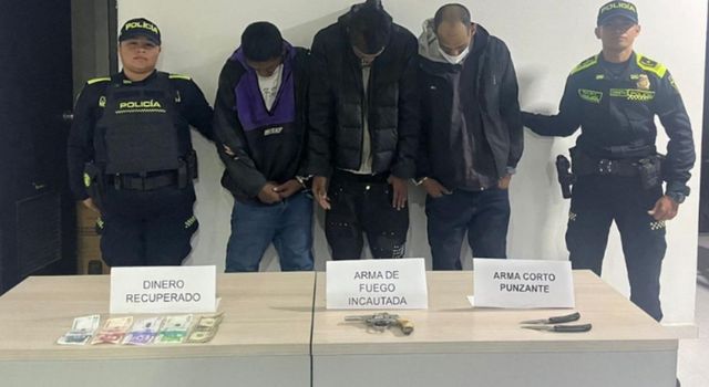 Operativo policial permitió recuperar furgón robado en municipio de Cundinamarca