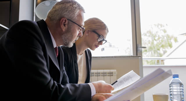 El costo de la espera: Análisis de casos reales de sucesiones, herencias y testamentos en Bogotá