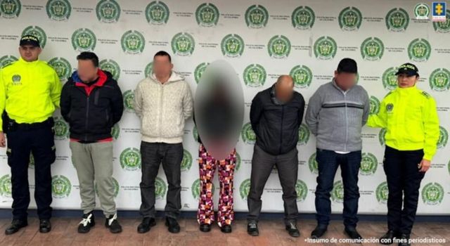 Capturan a funcionarios de Migración por facilitar paso ilegal de extranjeros en Bogotá