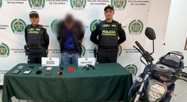 VIDEO | Capturan en Bosa a presunto ladrón con 11 celulares en su poder