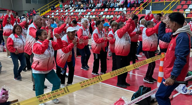 Jornadas masivas de actividad física para los adultos mayores en Soacha