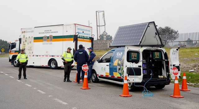 Siete de cada 10 vehículos inspeccionados en Cundinamarca fallan en la prueba de gases: CAR