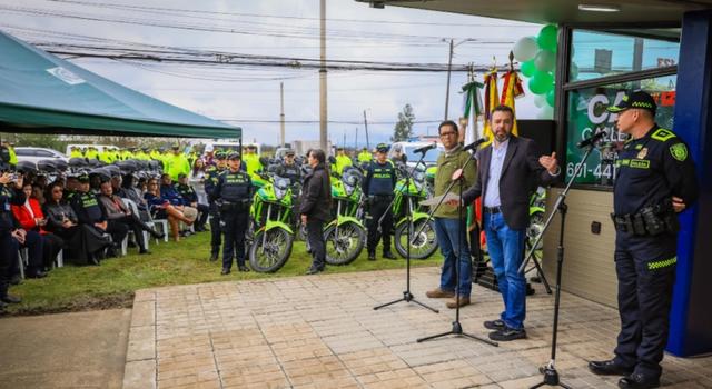 Bogotá fortalece la seguridad con nuevo CAI y entrega de motos a la Policía